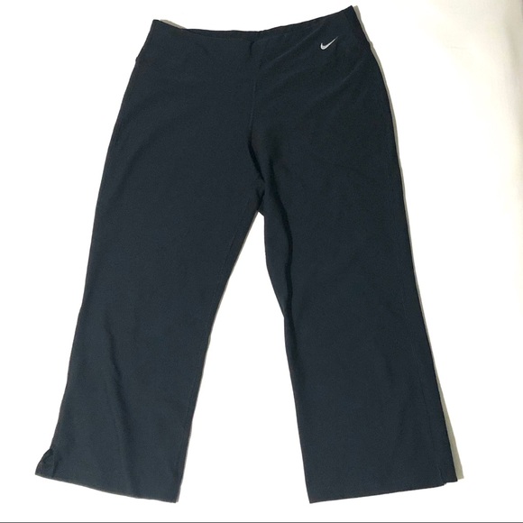 Nike Fit Dry Wide Legged Capri Cropped Leggings - Picture 2 of 8